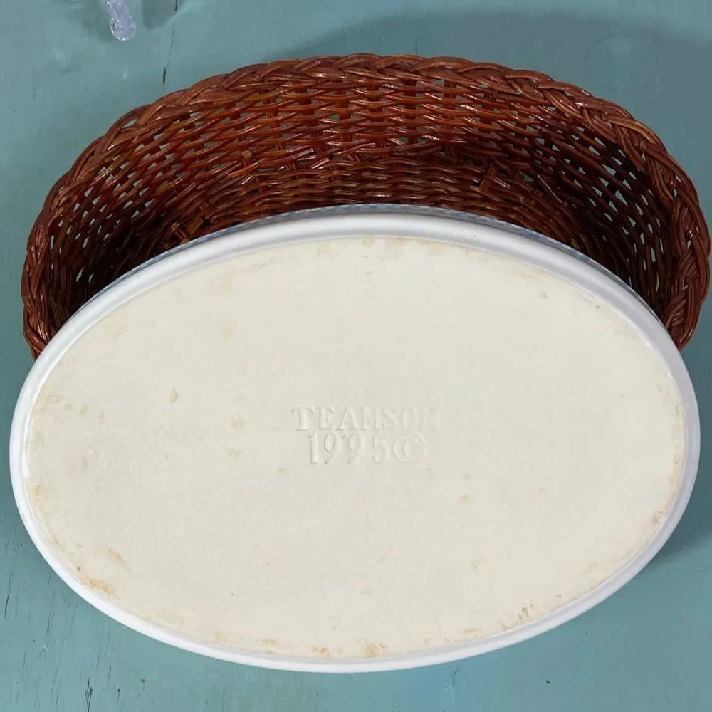 VTG Teamson 1995 Oval Stoneware Ceramic Casserole Dish with Wicker Serving Baske